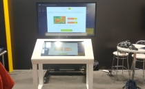 Интерактивный стол на выставке Золотая Осень 2018, которая проходит на ВДНХ, павильон 75.