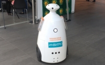 R-bot для компании Инвитро на выставке в Новосибирском Экспоцентре